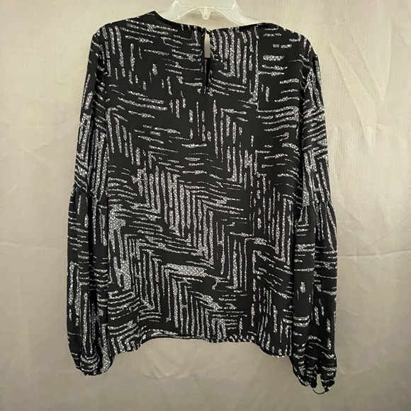 Blouse - Picture 2 of 3